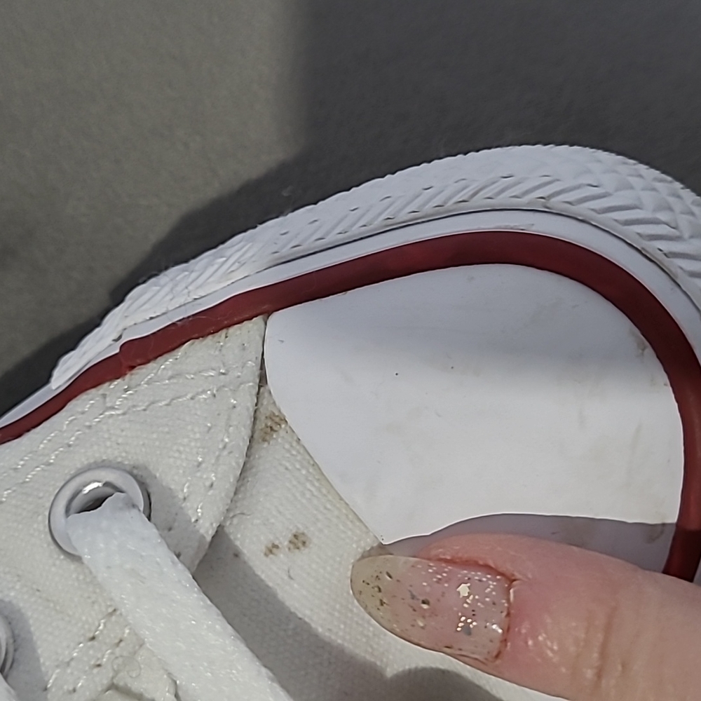 White converse chuck Taylor’s - Picture 5 of 5